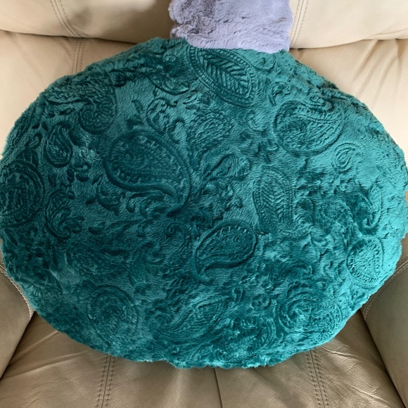 Minky Xmas Blanket & Pillows - Picture 8 of 9